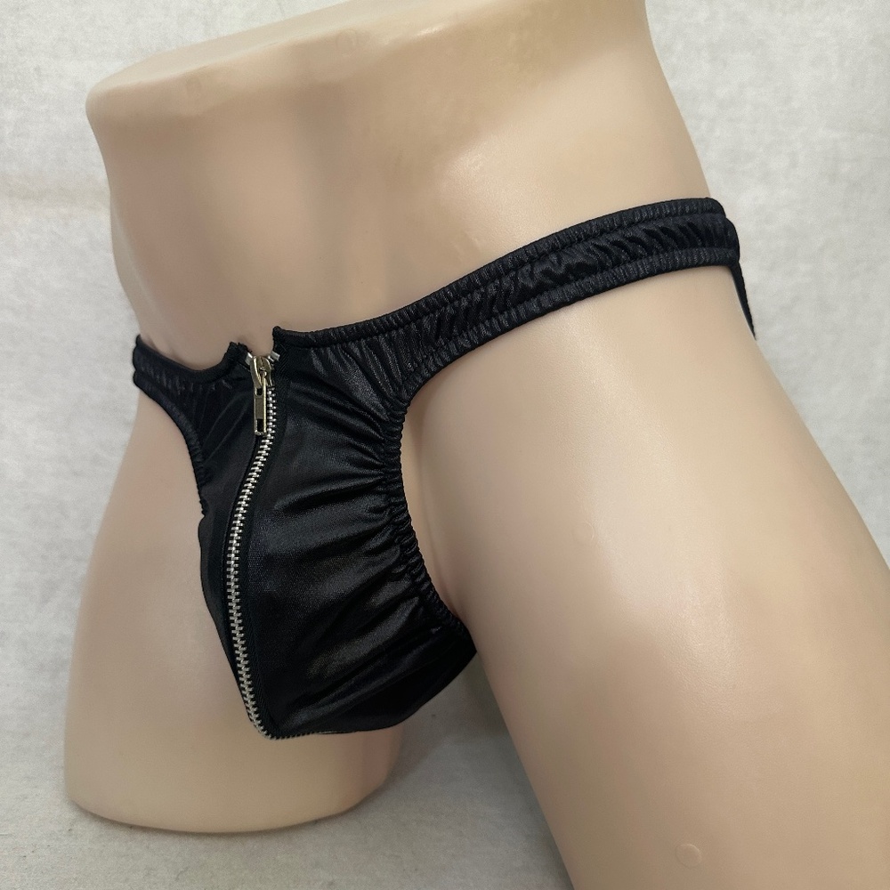 Frederick's of Hollywood Zipper Pouch Briefs Medium 100% polyester wet look
